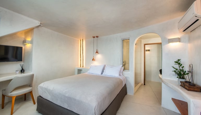 5* Athina Luxury Suites - Φηρά, Σαντορίνη
